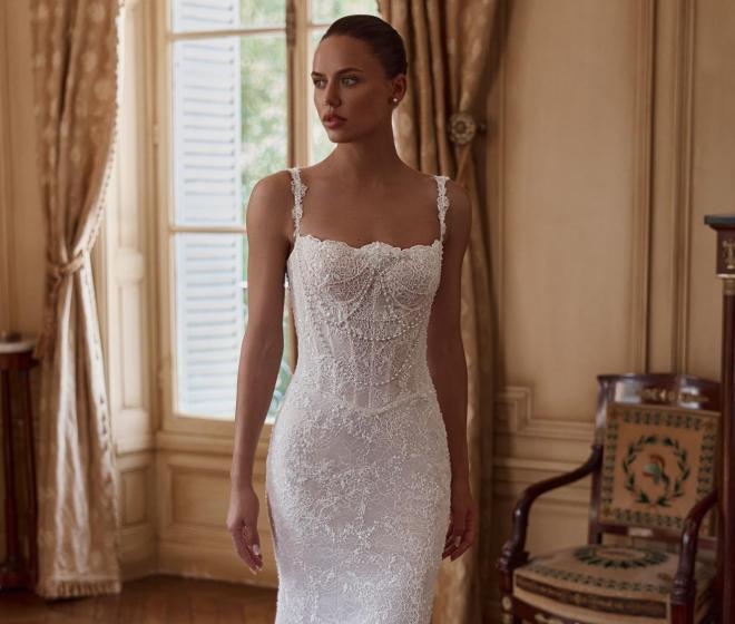 Nadčasový minimalizmus, čistota línií a luxus ukrytý v detailoch. Svadobné šaty, svadobný salón, svadobný salón Bratislava, Svadobné trendy