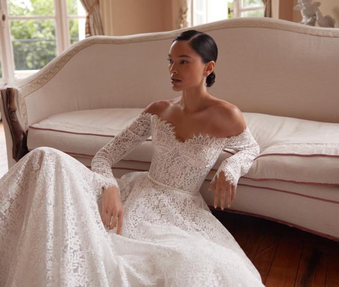 Nadčasový minimalizmus, čistota línií a luxus ukrytý v detailoch. Svadobné šaty, svadobný salón, svadobný salón Bratislava, Svadobné trendy, princeznovské svadobné šaty